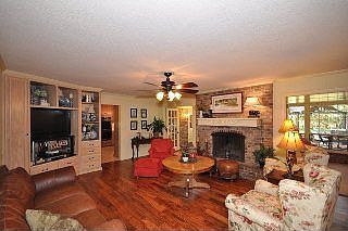 2nd image of 2624 S Black Oak Dr