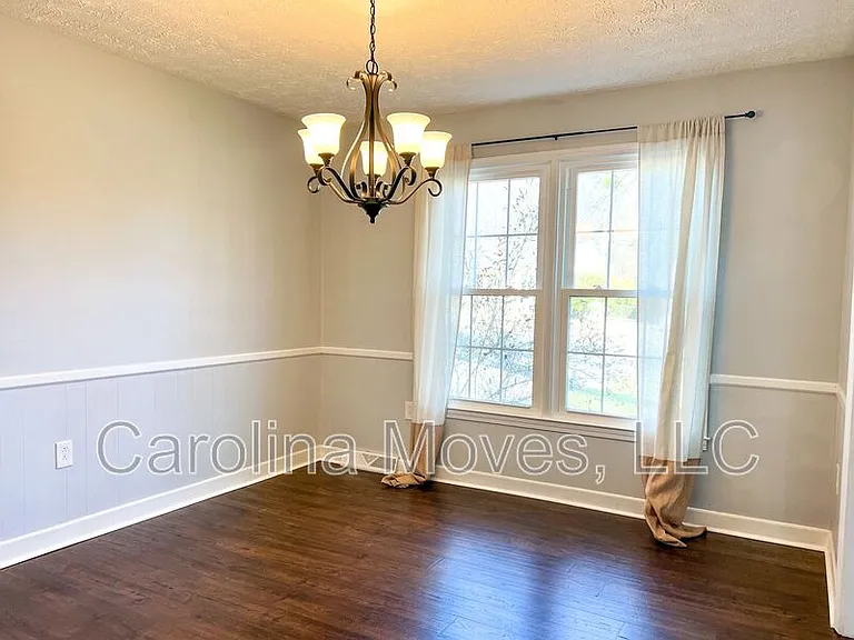 206 Manassas Dr — Photo 4