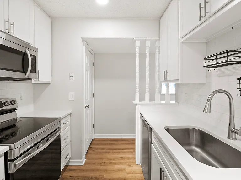 9021 N Swan Cir — Photo 11