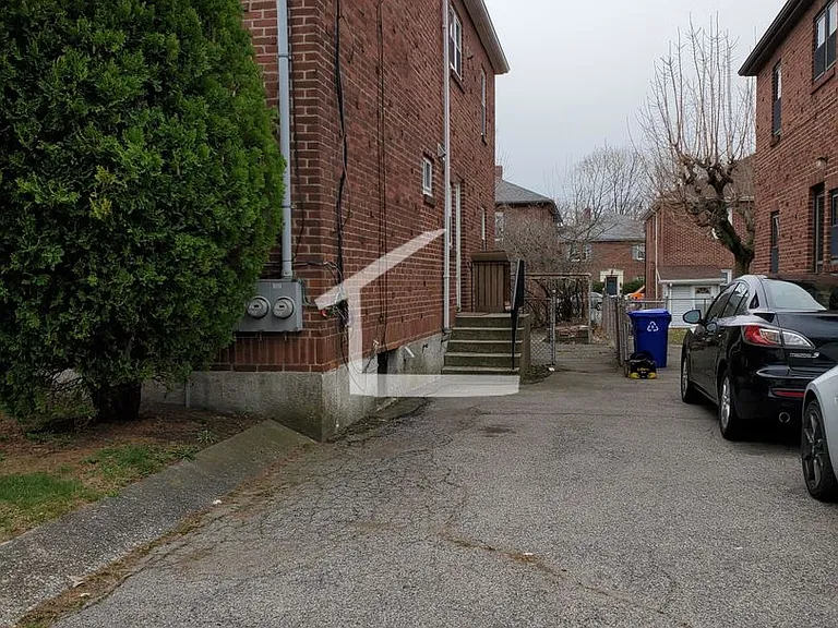 22 Brock St #L4 — Photo 3