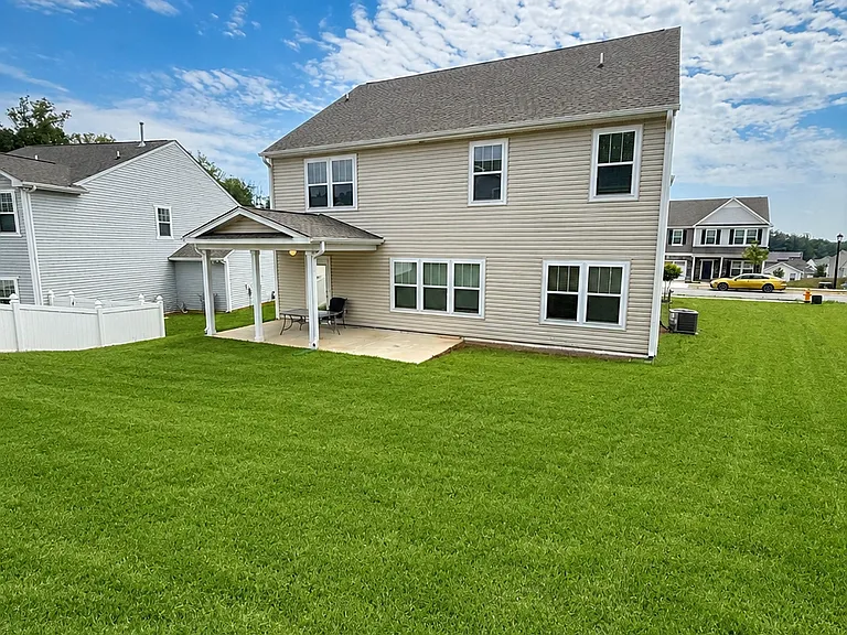 1704 Eagle View Dr — Photo 3