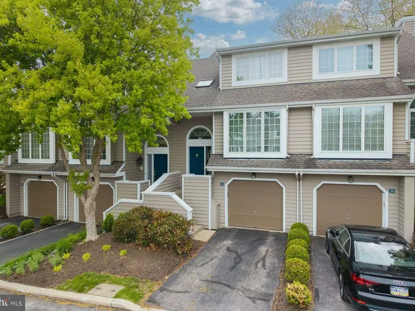 32 Cabot Ct, Wayne, PA 19087