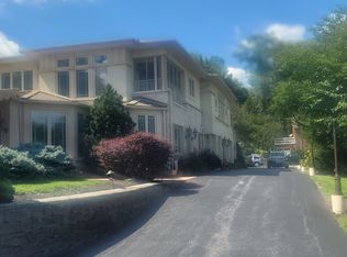 1040 Walnut St APT 2, Lemoyne, PA