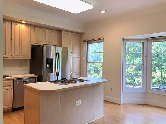 5th image of 9916 Foxborough Cir