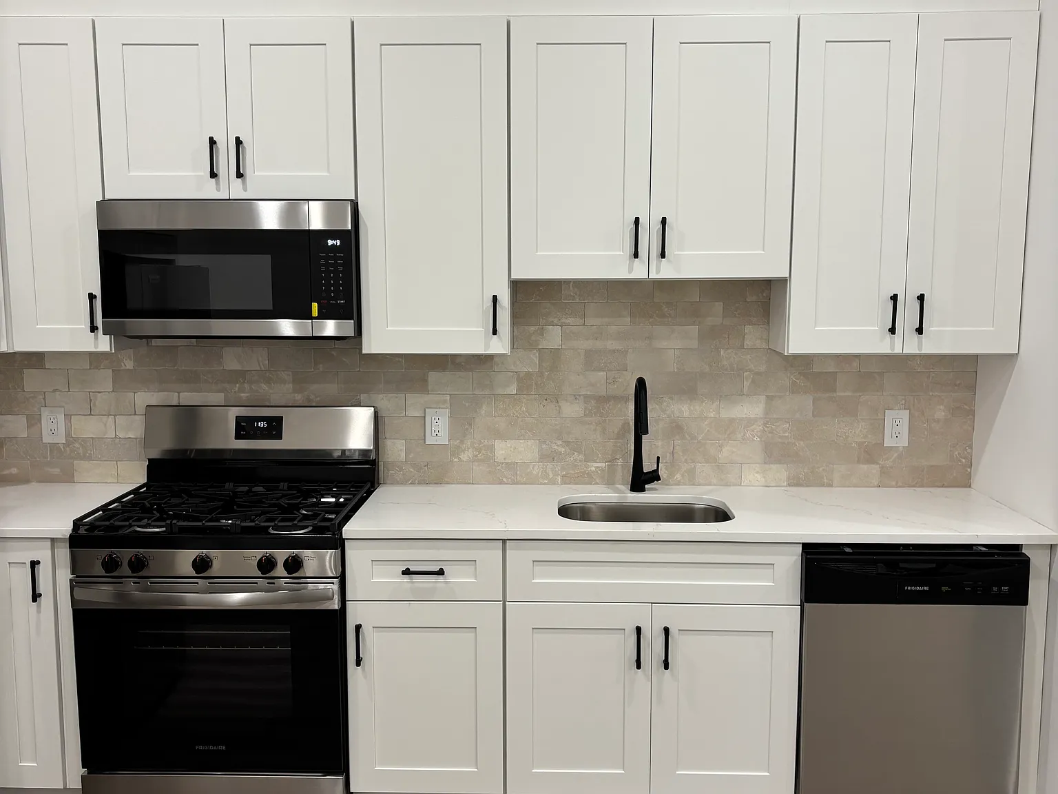 2 bed, 664 sqft, $2,290 — Photo 3
