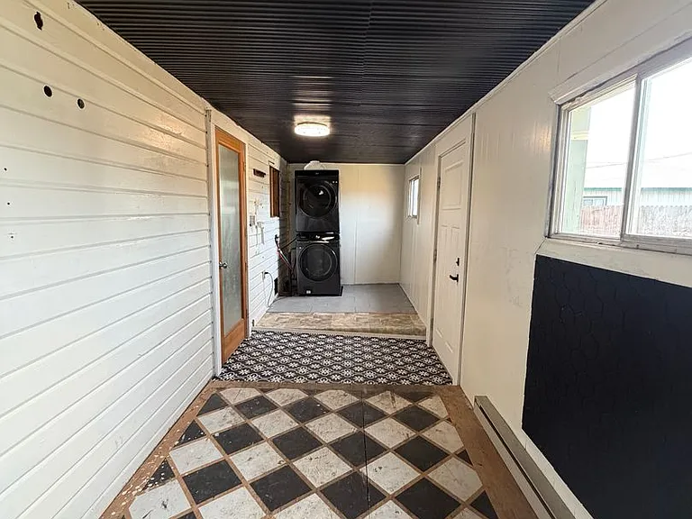 403 N Pacific St — Photo 11