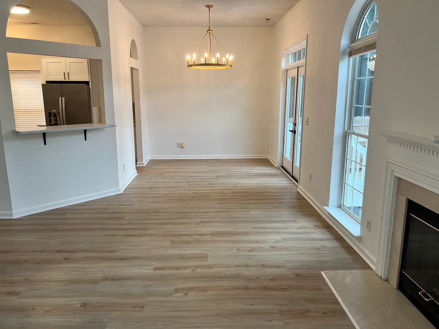 3 bed, 1900 sqft, $2,900 — Photo 3