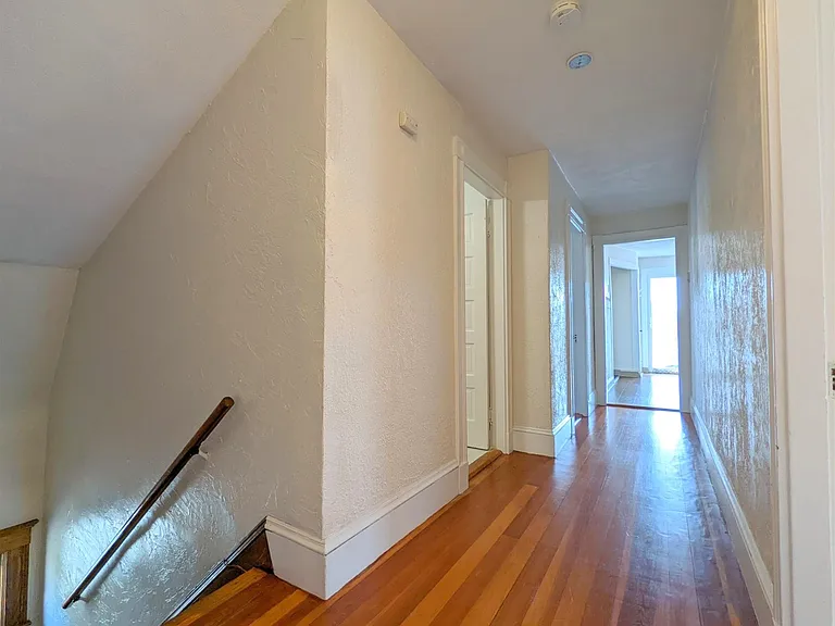 15 Hill St #3 — Photo 5