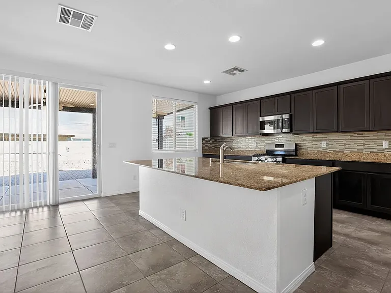 5841 Delaney Falls St — Photo 3