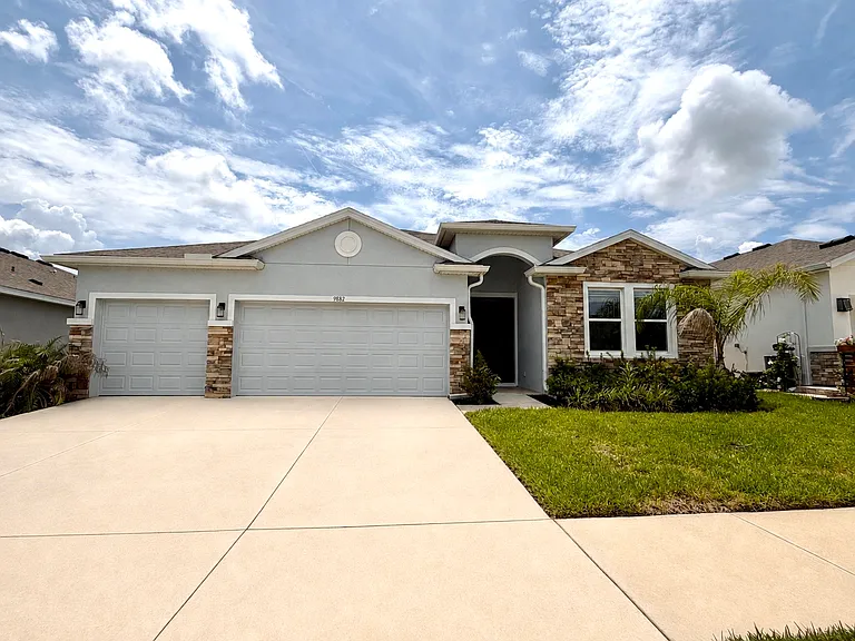 9882 Shoreline View Way — Photo 1
