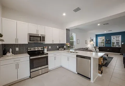 6264 Fairmont Ln — Photo 3