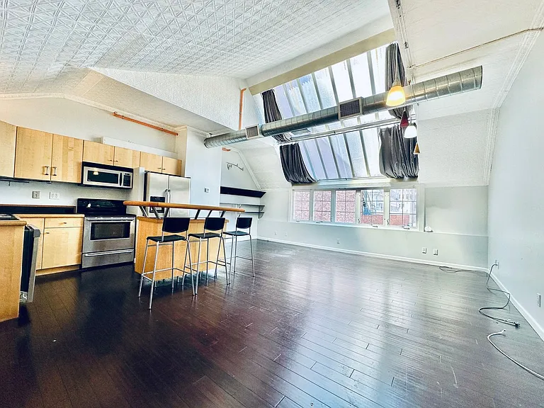 831 Chapel St — Photo 9