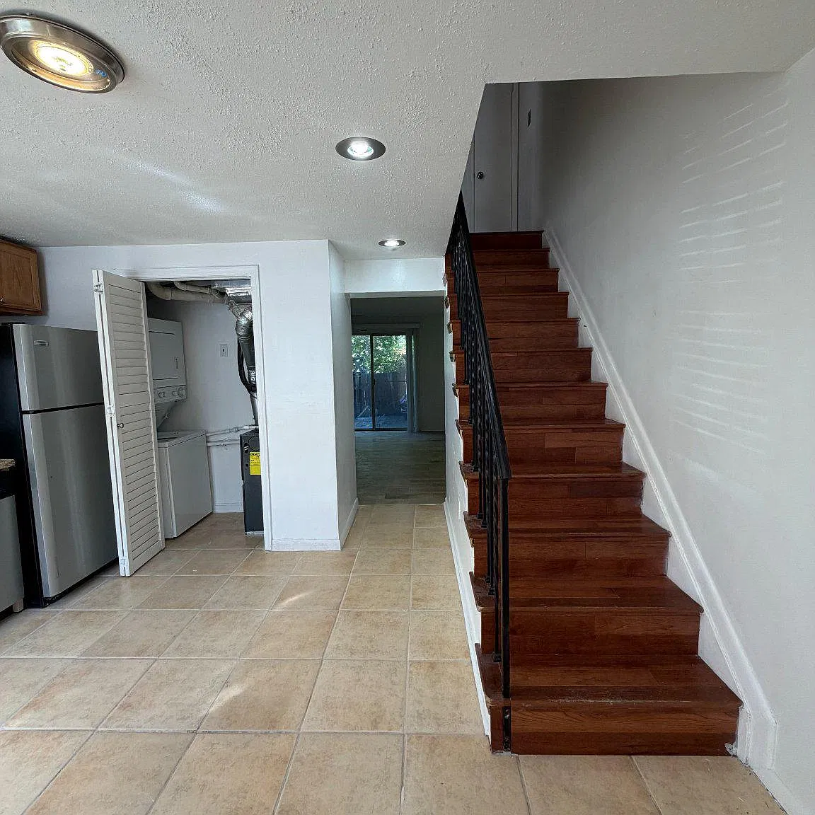 2 bed, 1.0 bath, 818 sqft, $1,800 — Photo 4
