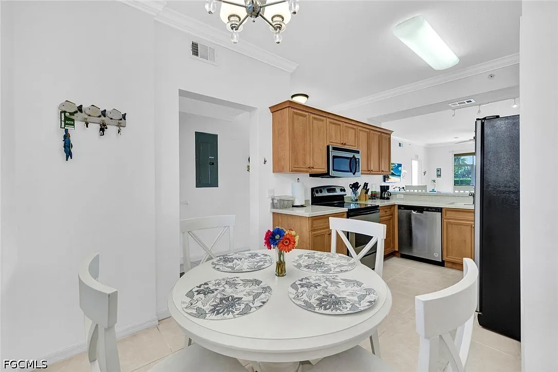 2 bed, 2.0 bath, 1121 sqft, $3,500 — Photo 4