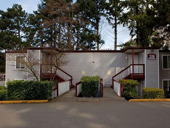 3rd image of 18201 52nd Ave W