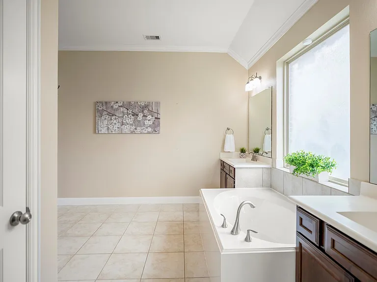 22310 Taren Ct — Photo 20