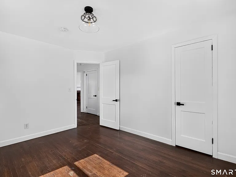 11 Stratfield Pl — Photo 20