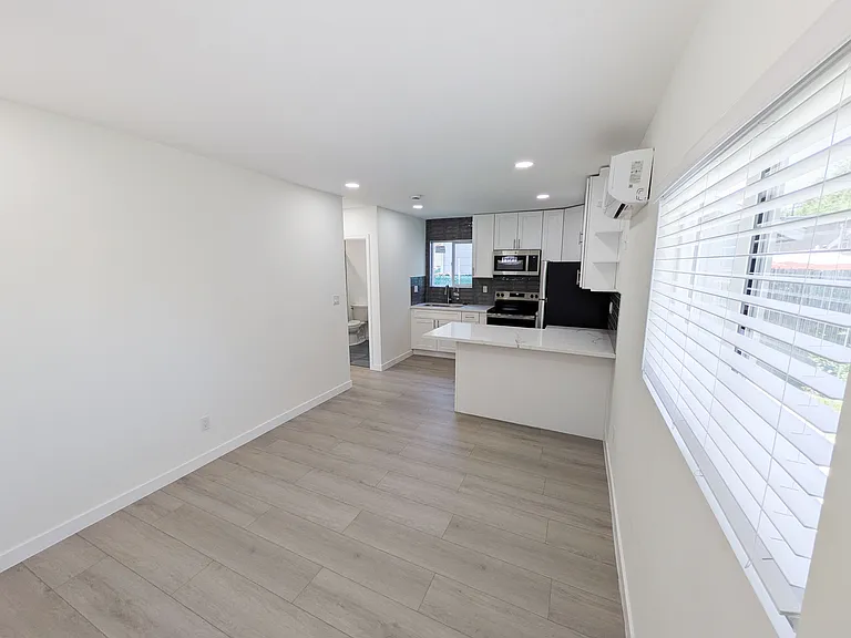 414 E Puente St — Photo 4