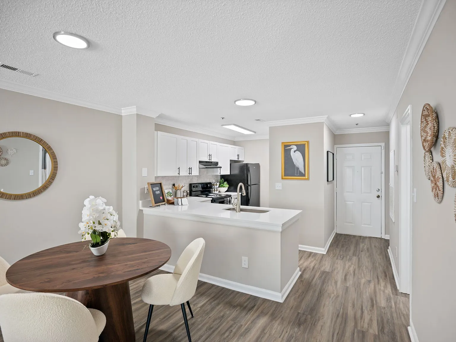 Northlake Apartments — Photo 4