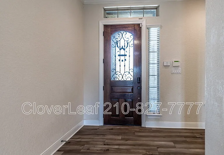 908 Sussex Cv — Photo 6