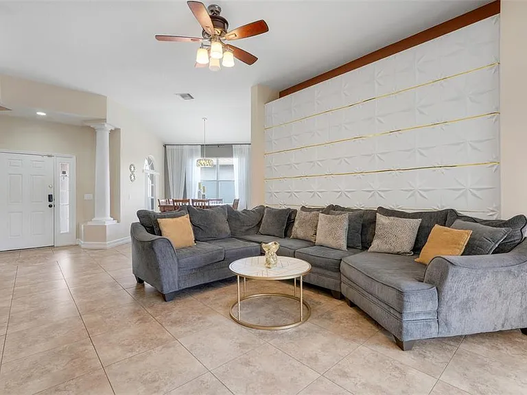 216 Montara Dr — Photo 6