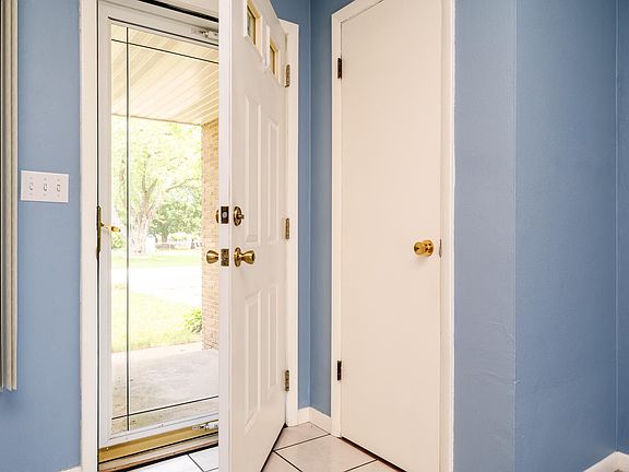 3rd image of 1432 S Aurilla Dr