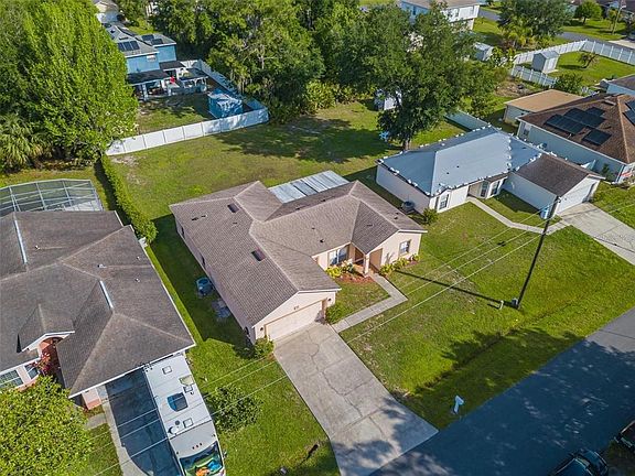 3rd image of 7 TAMIAMI WAY