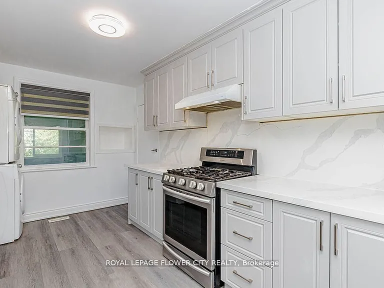 37 Warwick Rd — Photo 13