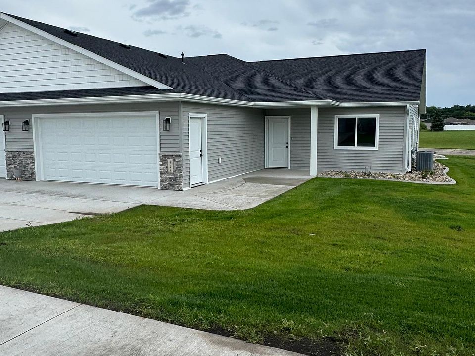 1st image of 1055 Village Ln