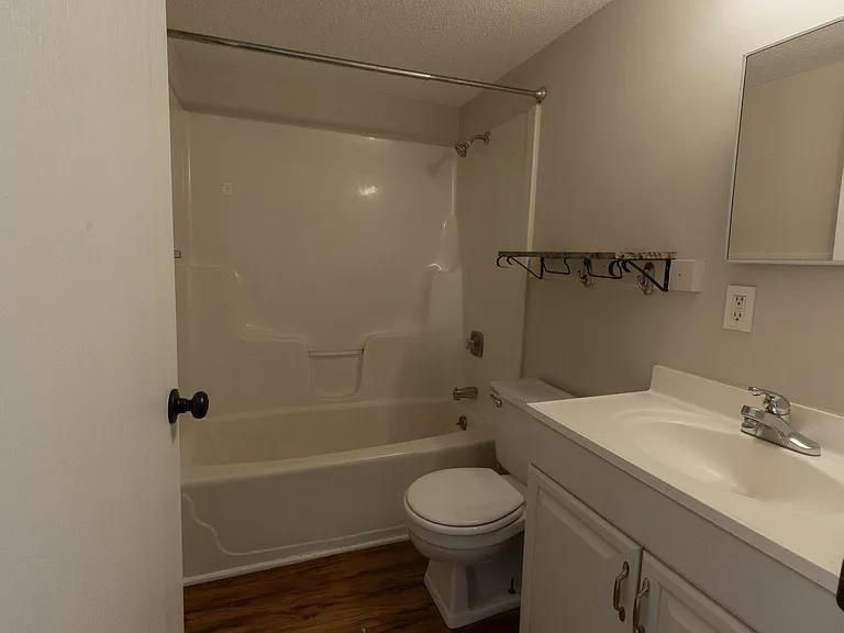 1607 Richardson St — Photo 11
