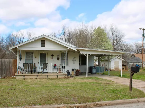 112 Enlow Ave, Blackwell, OK 74631
