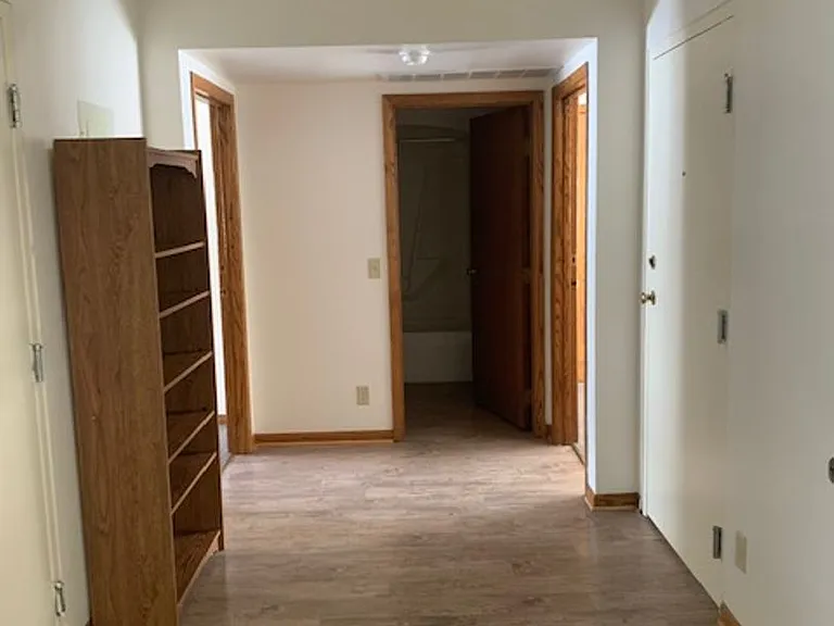 415 N Henry St — Photo 9