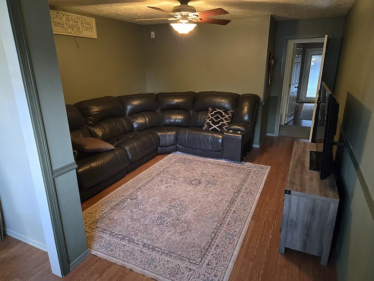 1320 E Main St — Photo 9