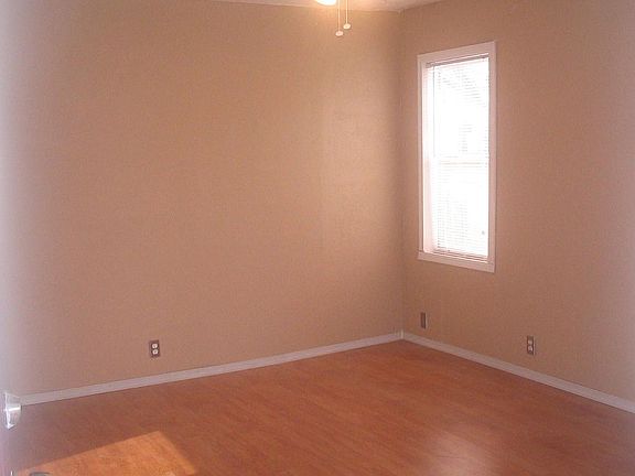 2nd image of 500 SE 45th St