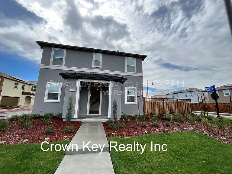 2090 Daimler St — Photo 1