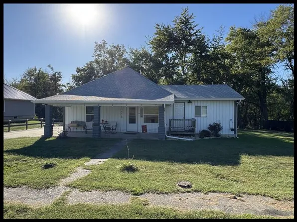 310 S Allen St, Macon, MO 63552