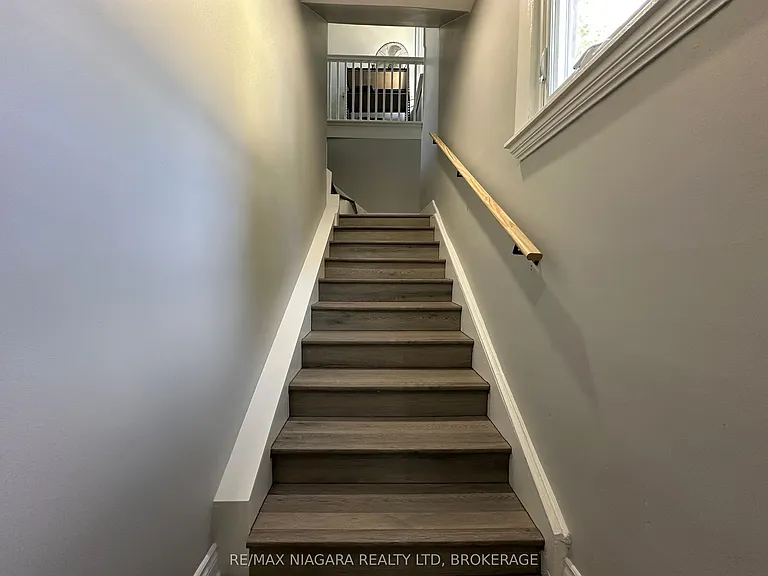 27 Water St #B — Photo 6