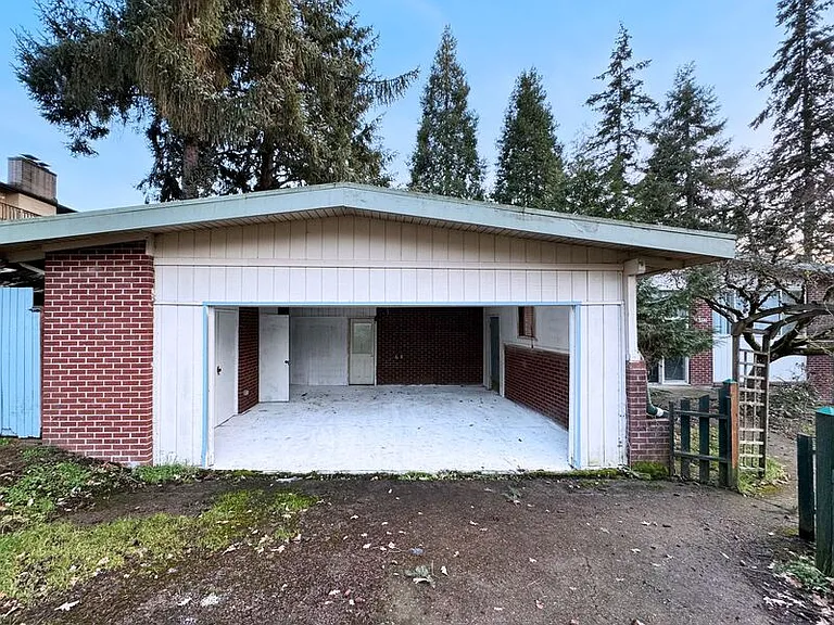 1180 E 37th Ave — Photo 13
