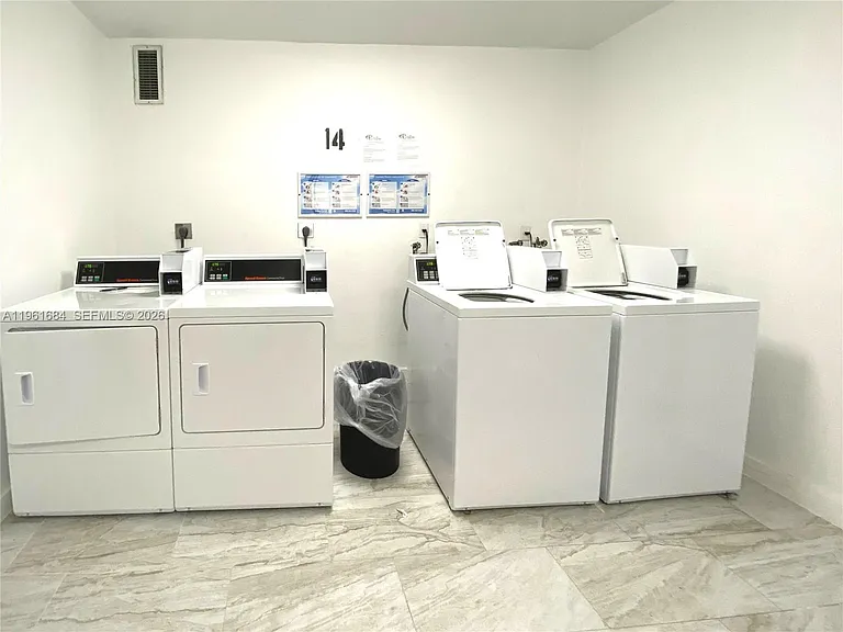 5601 Collins Ave #1423 — Photo 12