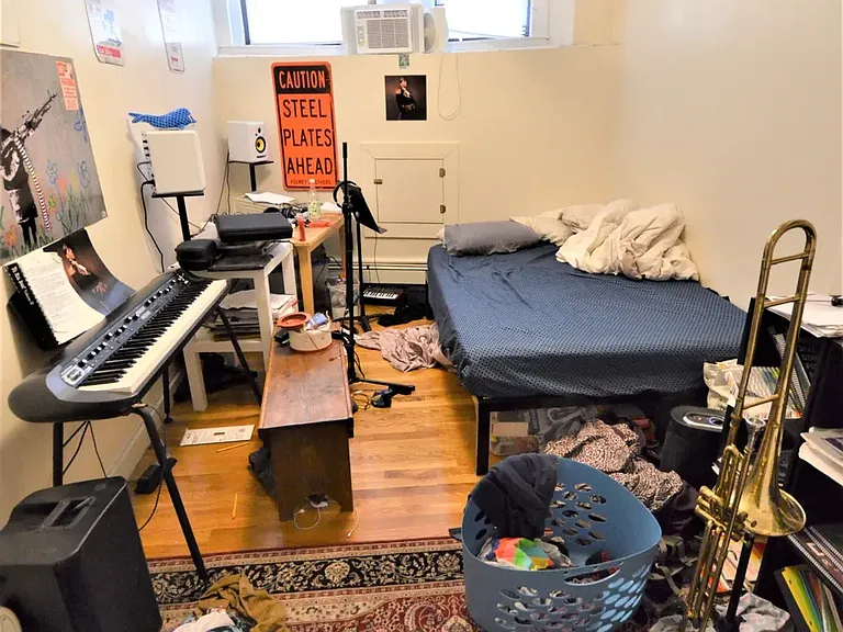 587 Beacon St #B — Photo 4