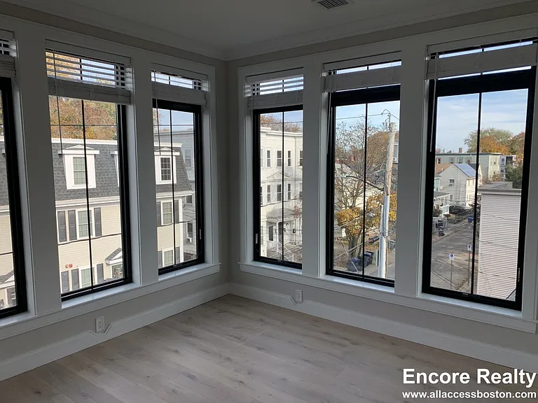 157 Everett St #302 — Photo 5
