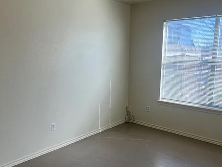 1105 Christopher Ave — Photo 10