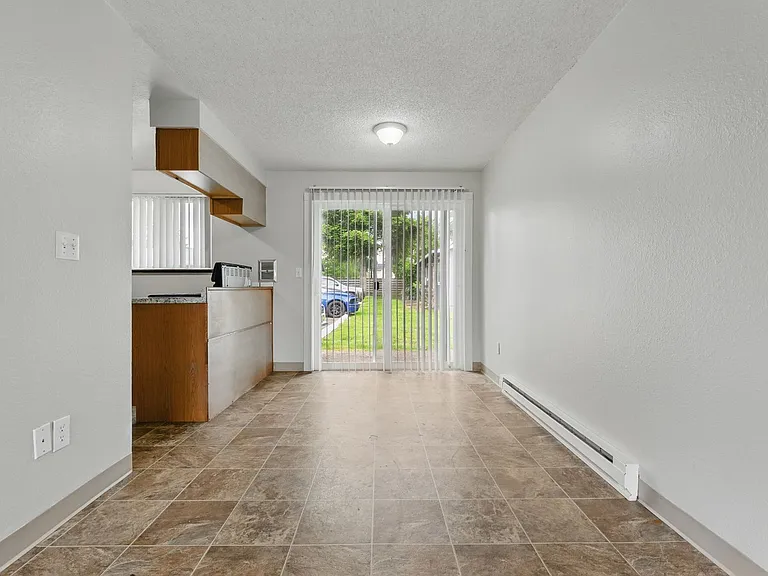 Comfort & Convenience in the Heart of Lents! — Photo 1