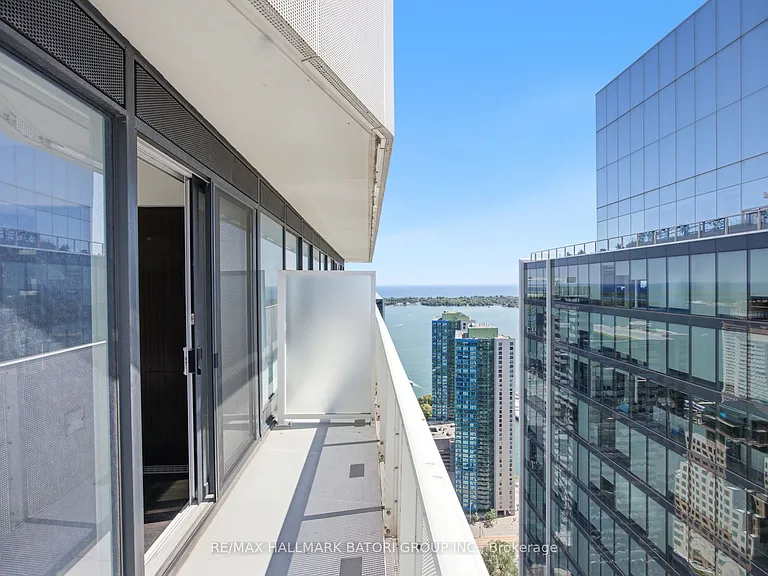 100 Harbour St #4611 — Photo 20