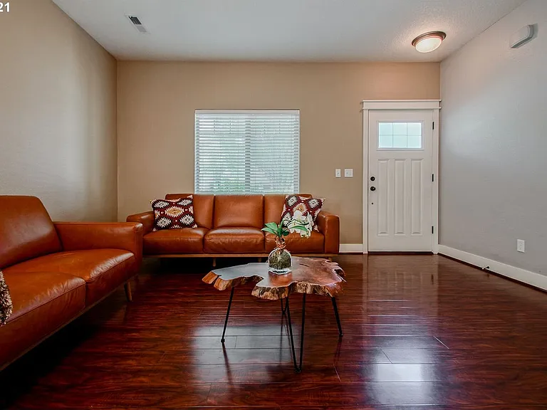 568 Donna Dr — Photo 6