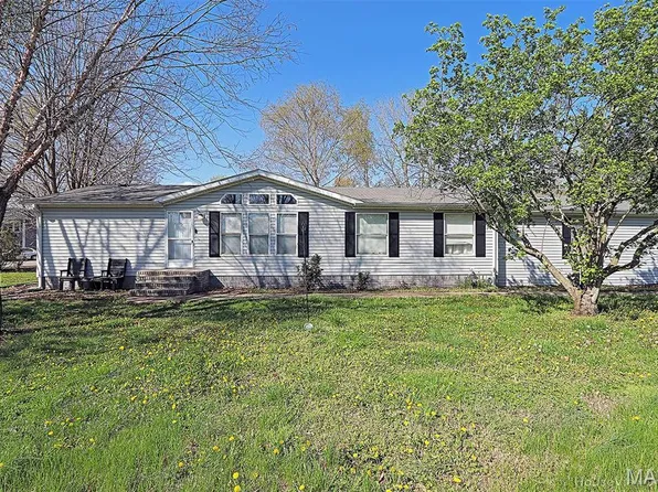 301 Kimberly Dr, Scott City, MO 63780