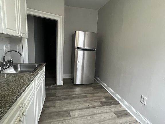 3rd image of 304 50th St #5BA