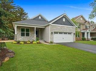 1 Walnut Ridge Ct, Cary, IL 60013