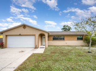 220 Cinnamon Lake Cir, Melbourne, FL 32901