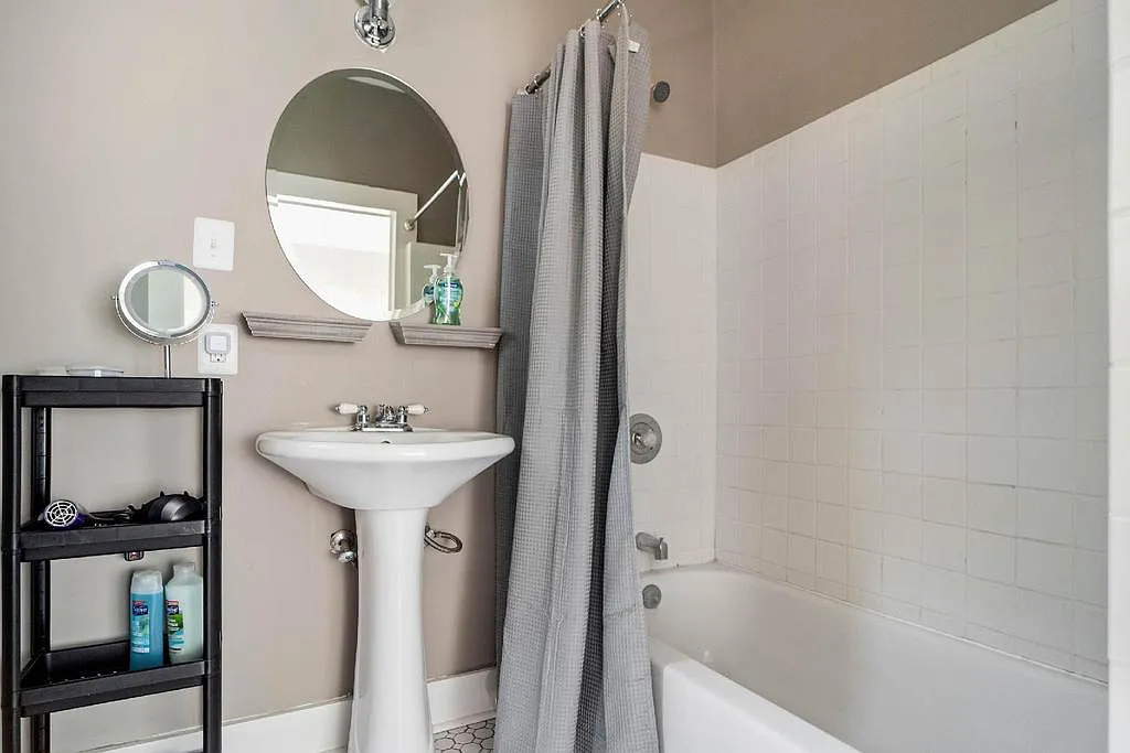 1 bed, $3,427 — Photo 1
